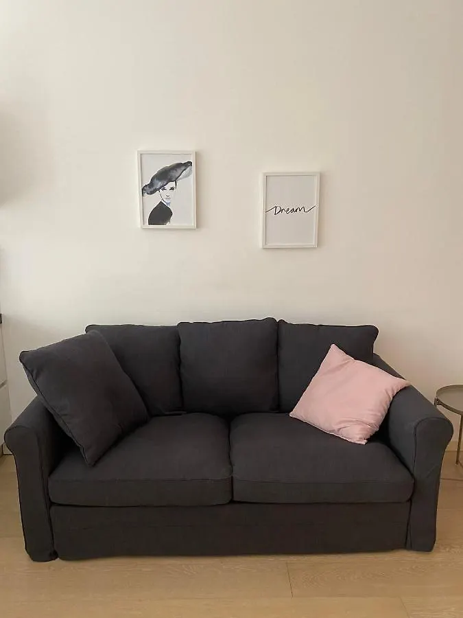 Lovely Apartment In The New Porta Nuova Area Milan