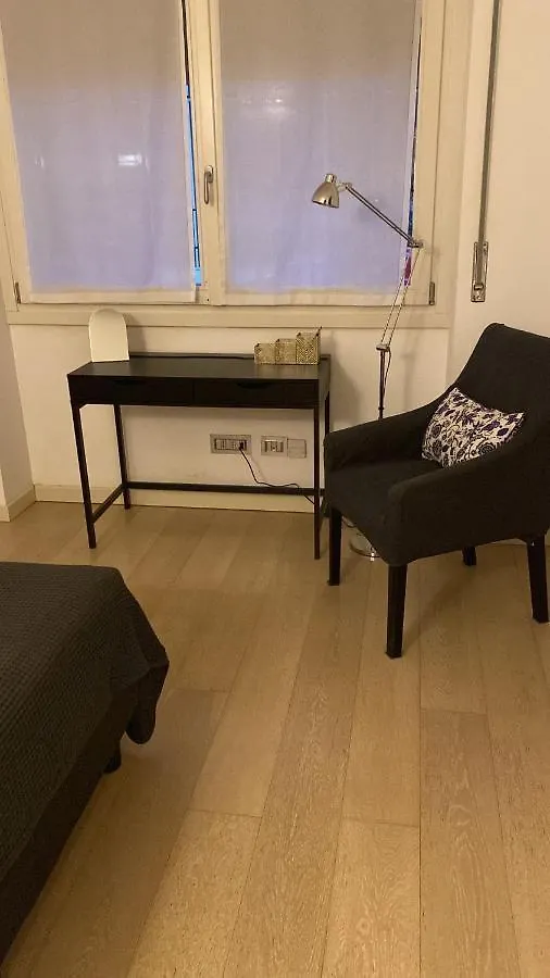 Lovely Apartment In The New Porta Nuova Area Milan
