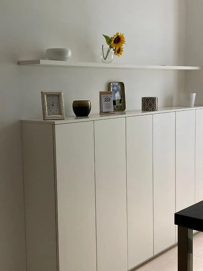 Lovely Apartment In The New Porta Nuova Area Mediolan