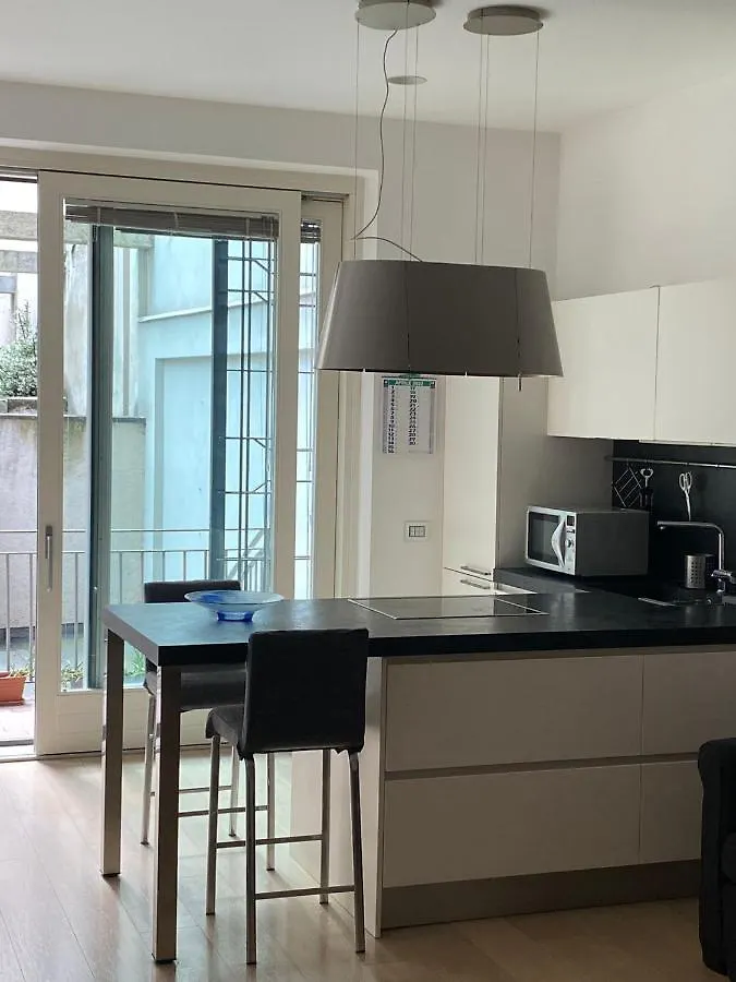 Lovely Apartment In The New Porta Nuova Area Mediolan Włochy
